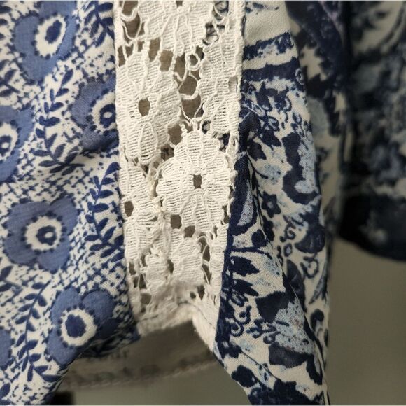 Vintage Contrast Print Crochet Blouse - Picture 10 of 10